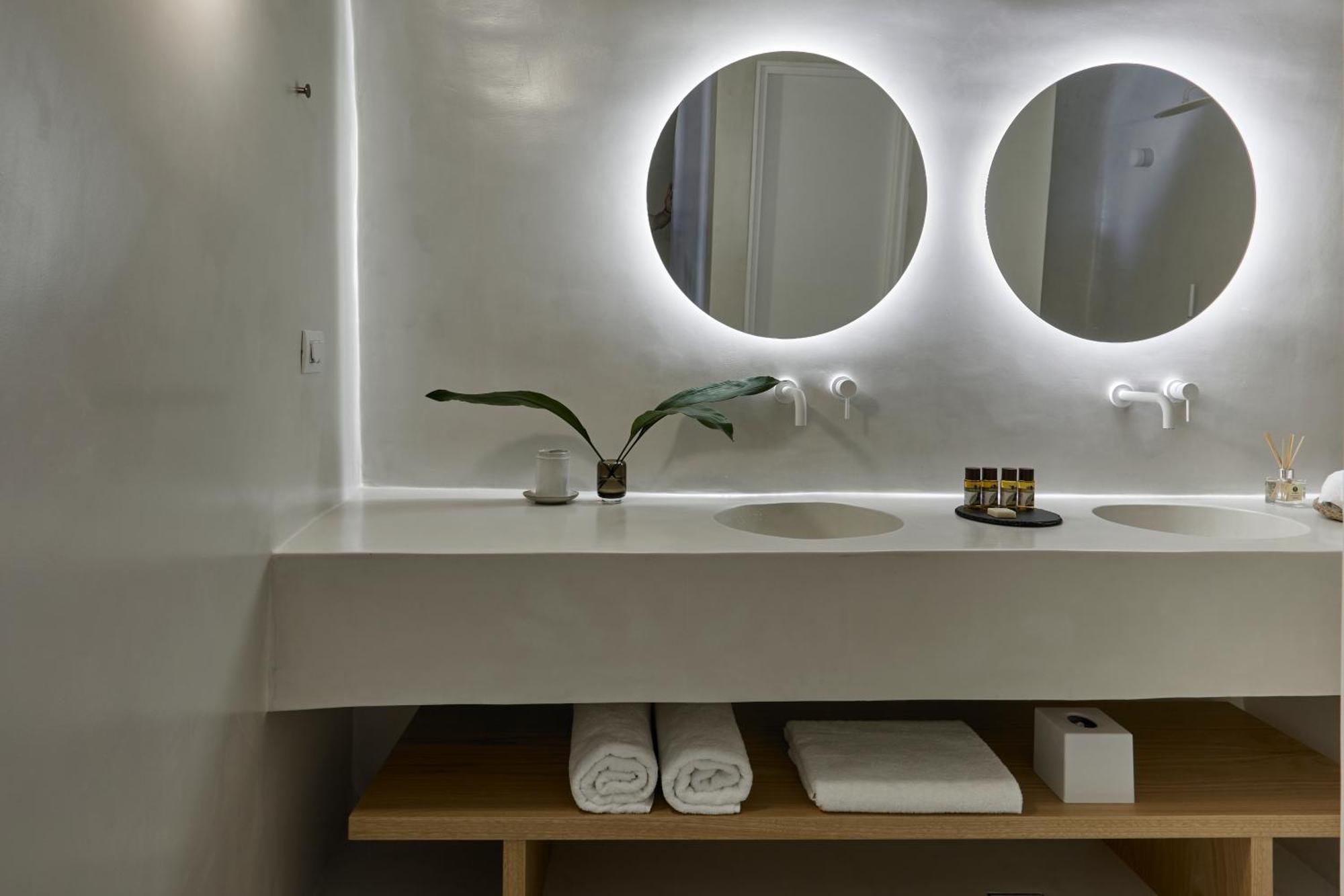 Olia Villas & Suites 이메로비글리 객실 사진